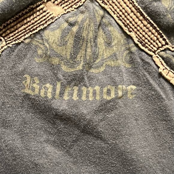 VTG Hard Rock Baltimore Distressed Double Guitar Single Stitch V-Neck Tee SM - Picture 7 of 10